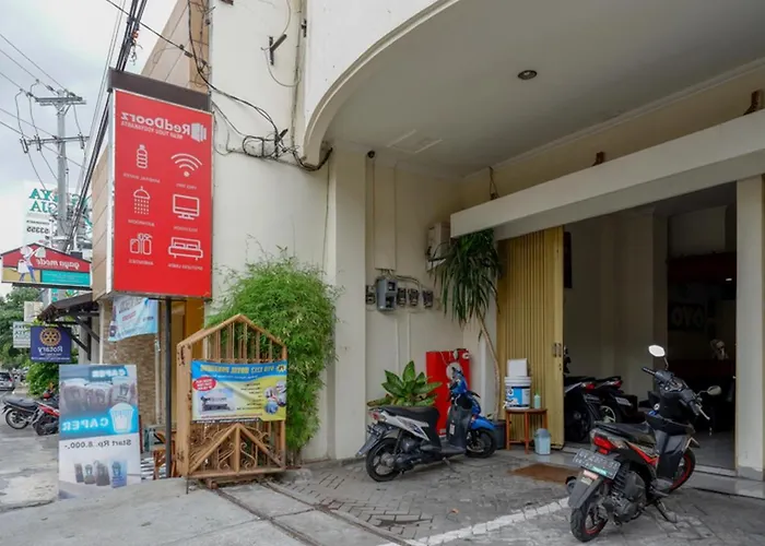 RedDoorz near Tugu Yogyakarta Hotel